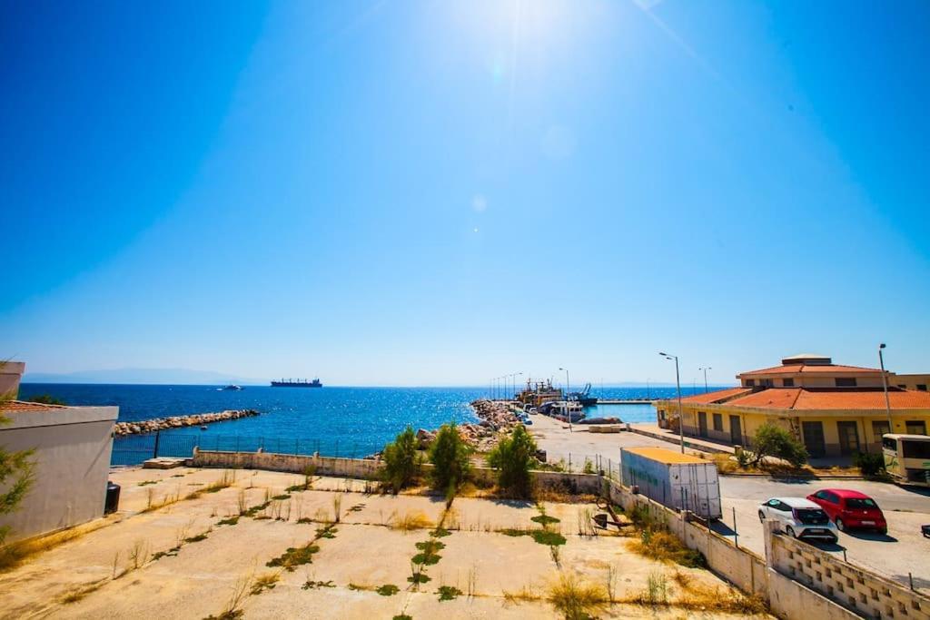 Chios With View To The Sea Apartment *